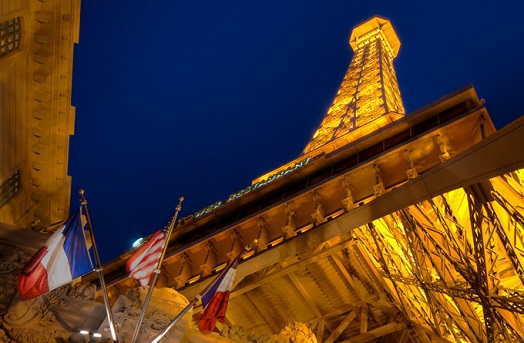 拉斯维加斯景点：巴黎饭店的埃菲尔铁塔